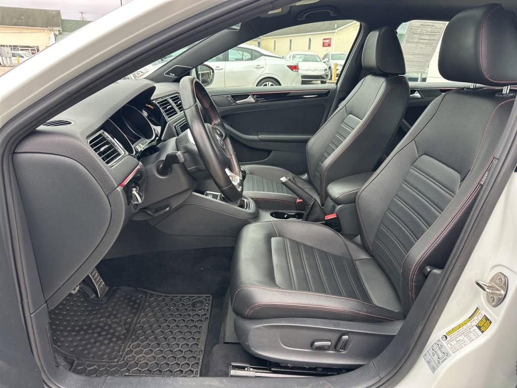 Used 2017 Volkswagen Jetta GLI FWD image 15
