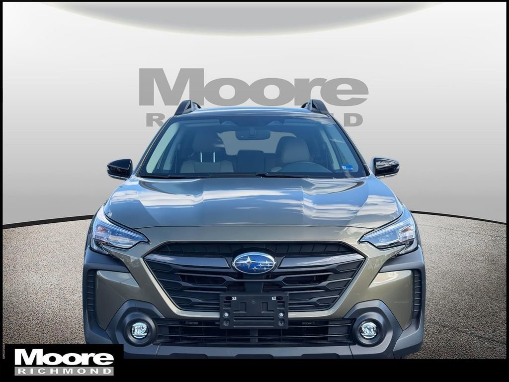 Used 2025 Subaru Outback Premium image 8