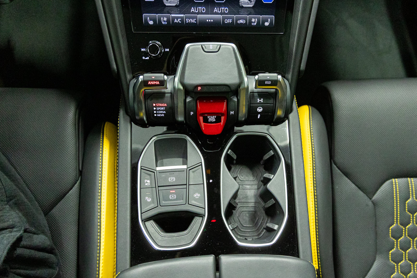 Used 2024 Lamborghini Urus S AWD/4WD image 35