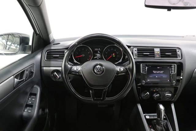 Used 2016 Volkswagen Jetta Sport FWD image 11