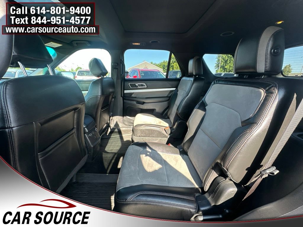 Used 2017 Ford Explorer XLT w/ Equipment Group 202A AWD/4WD image 22