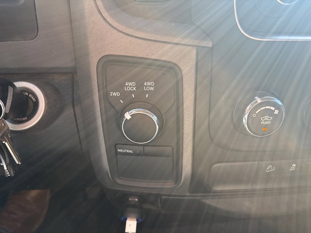 Used 2018 RAM 2500 Tradesman w/ Chrome Appearance Group image 12