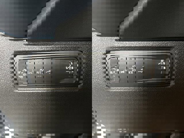 New 2025 Chevrolet Equinox EV LT image 19