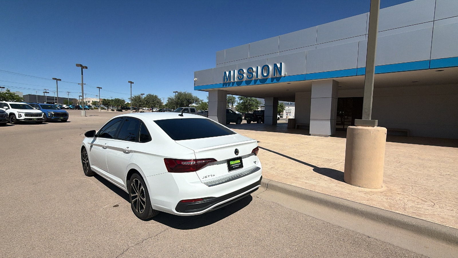 Used 2023 Volkswagen Jetta Sport image 3