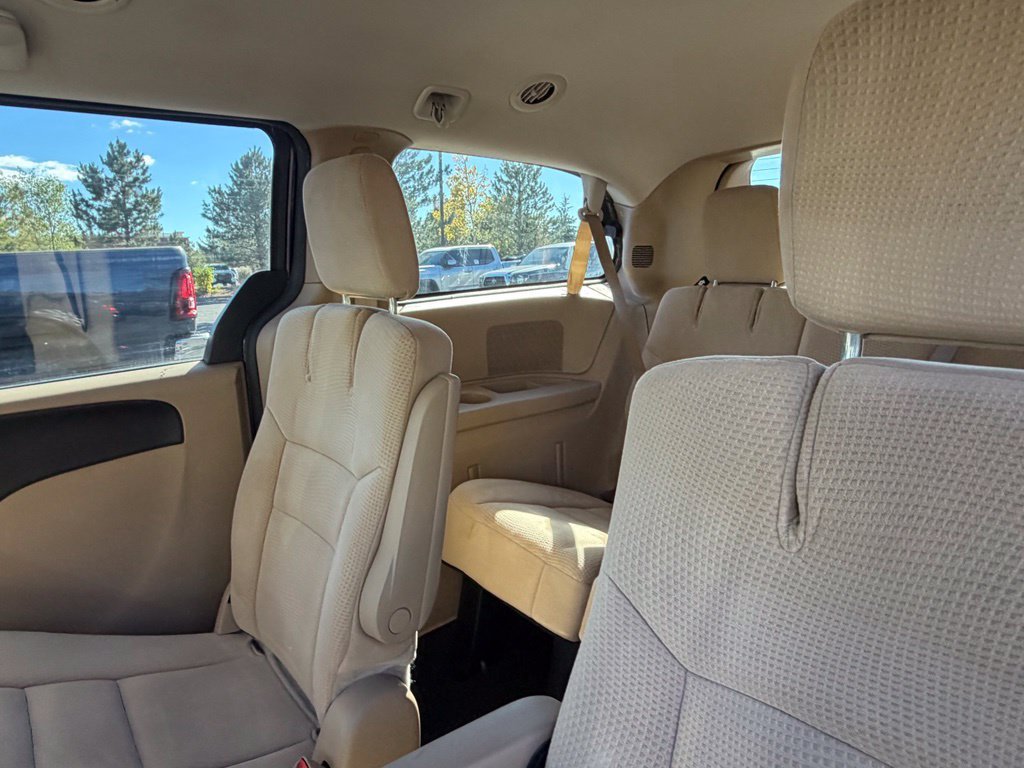 Used 2014 Dodge Grand Caravan SE w/ Quick Order Package 29E SE FWD image 18