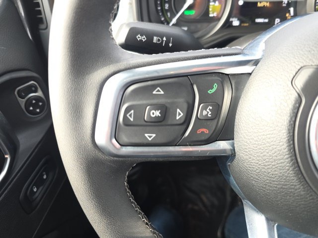 Used 2025 Jeep Wrangler Unlimited Sahara w/ Safety Group AWD/4WD image 17