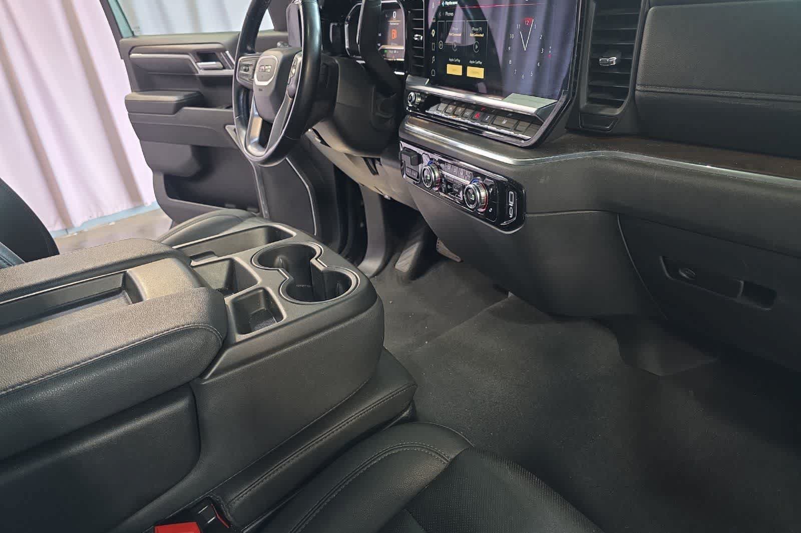 Used 2025 GMC Sierra 1500 SLT RWD image 17