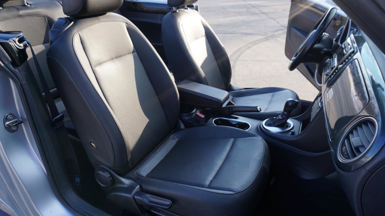 Used 2013 Volkswagen Beetle 2.0T image 28