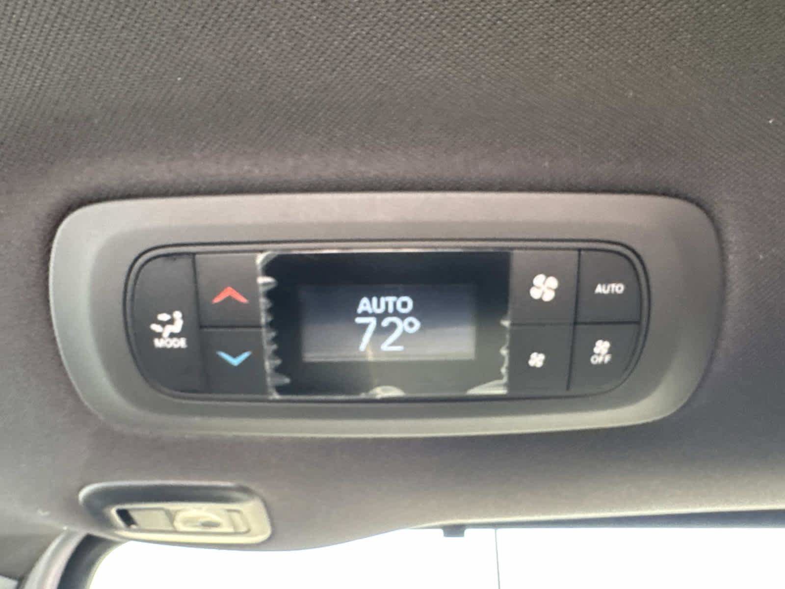 New 2026 Chrysler Pacifica Limited image 10