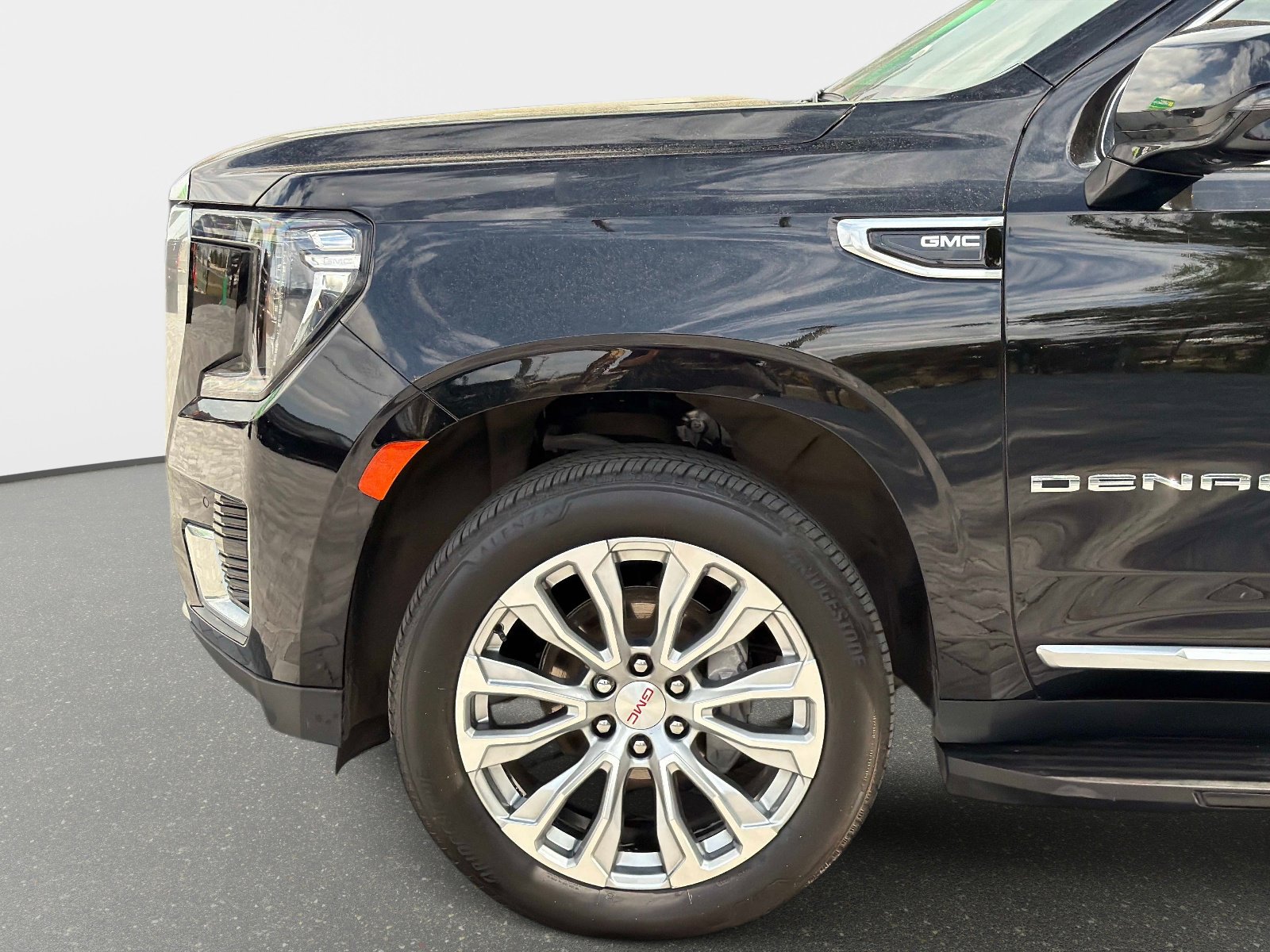 Used 2023 GMC Yukon XL Denali image 20