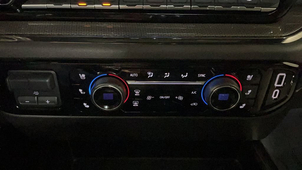 Used 2023 Chevrolet Silverado 1500 ZR2 image 18