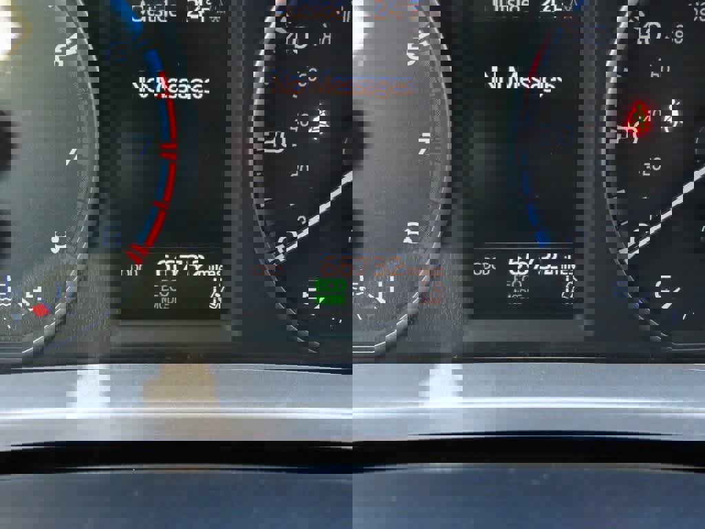 Used 2018 Toyota RAV4 LE image 24