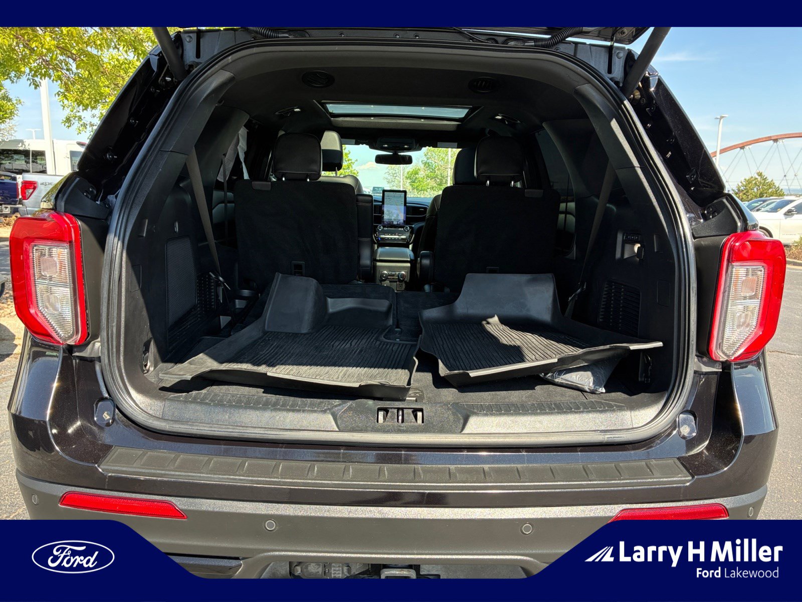 Used 2021 Ford Explorer ST w/ Equipment Group 401A AWD/4WD image 34