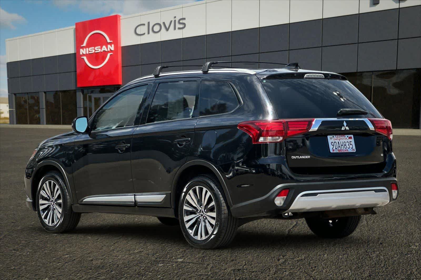 Used 2020 Mitsubishi Outlander SE AWD/4WD image 7