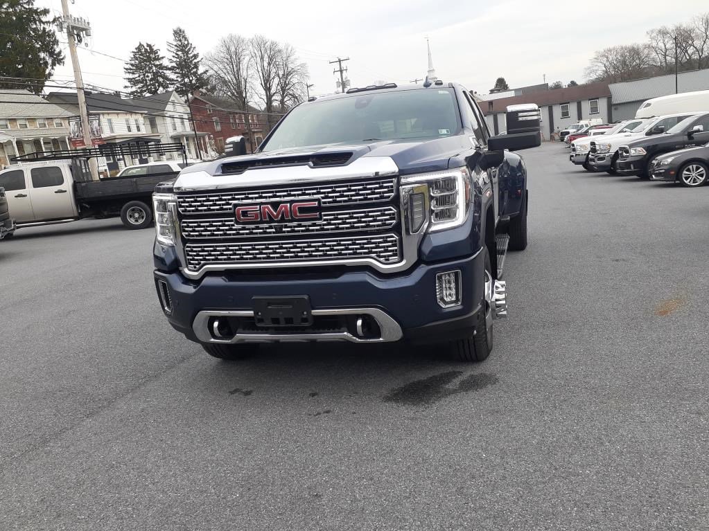 Used 2023 GMC Sierra 3500 Denali w/ Denali Ultimate Package AWD/4WD image 4