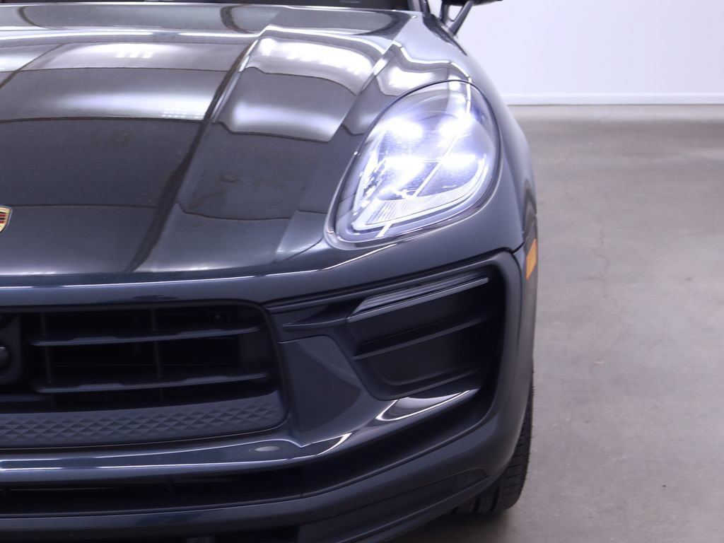 Used 2024 Porsche Macan AWD/4WD image 11