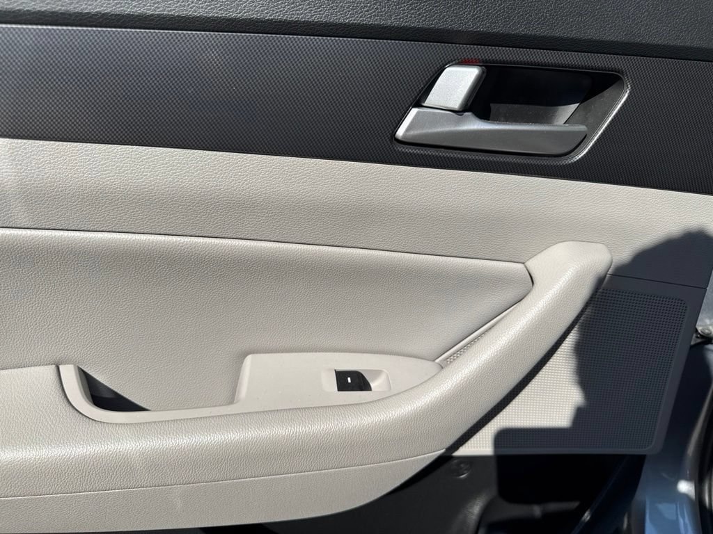 Used 2017 Hyundai Sonata Sport w/ Value Edition Package 02 FWD image 18