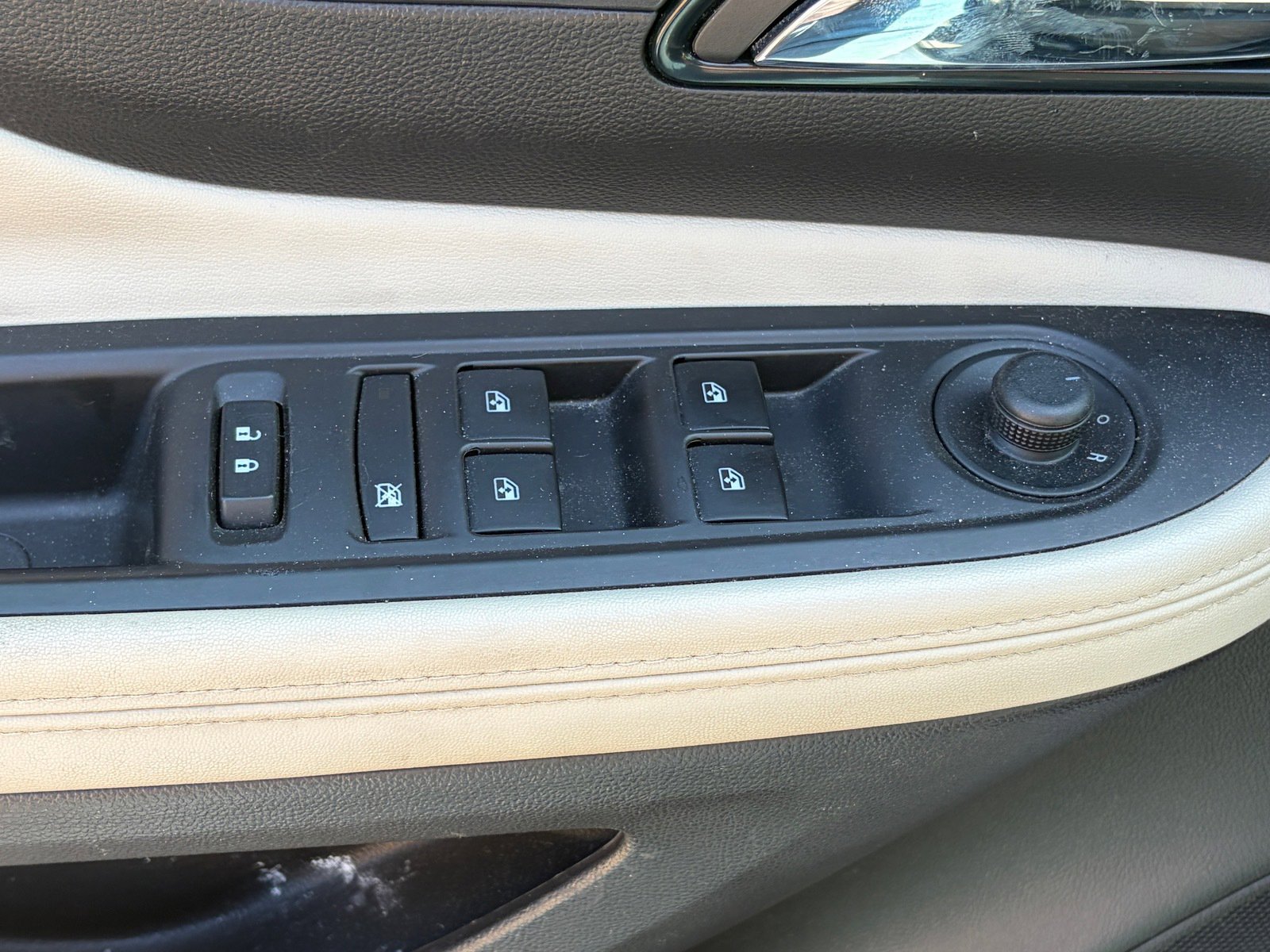 Used 2020 Buick Encore Preferred w/ Safety Package AWD/4WD image 7