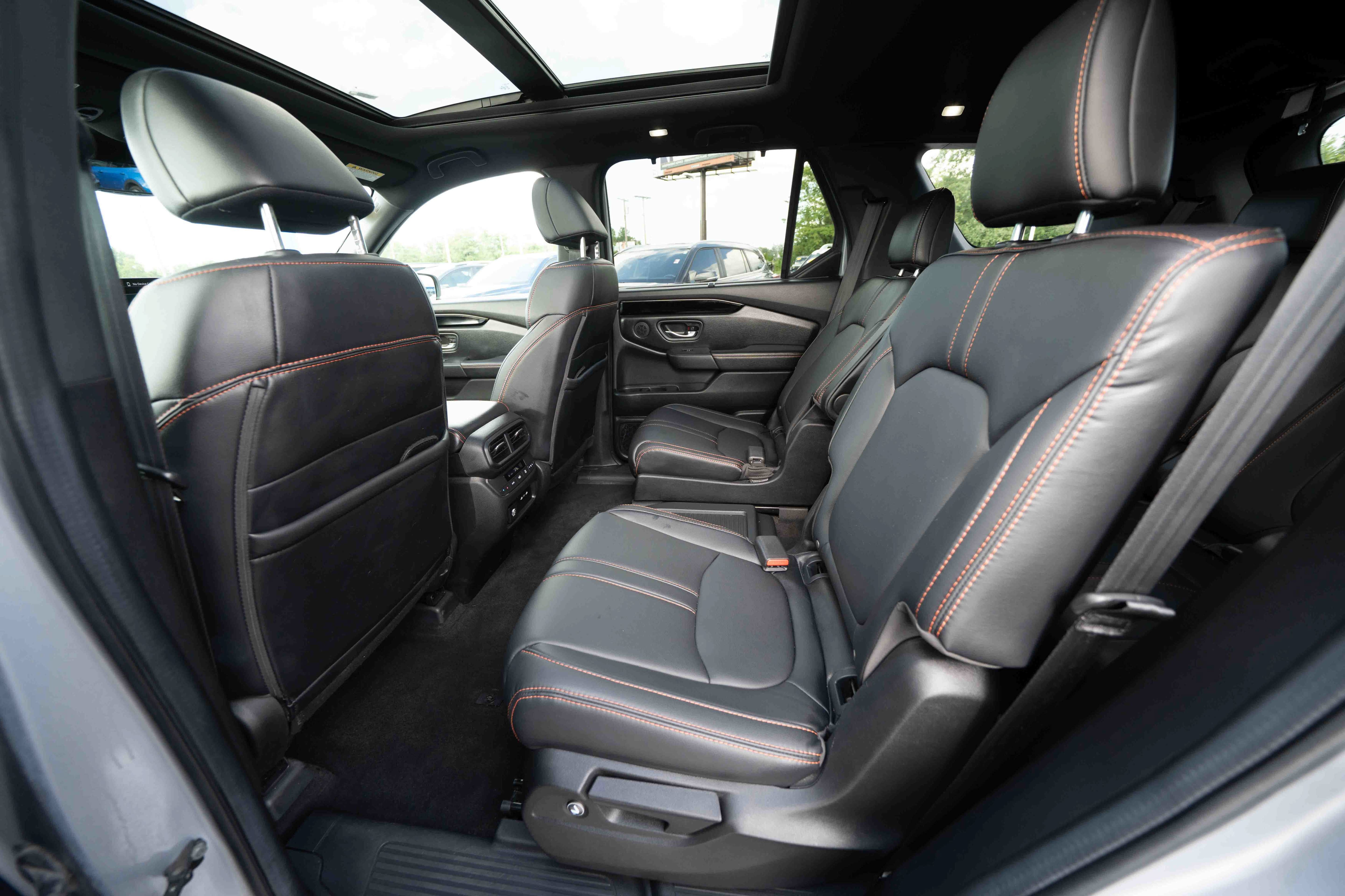 Used 2025 Honda Pilot TrailSport image 23