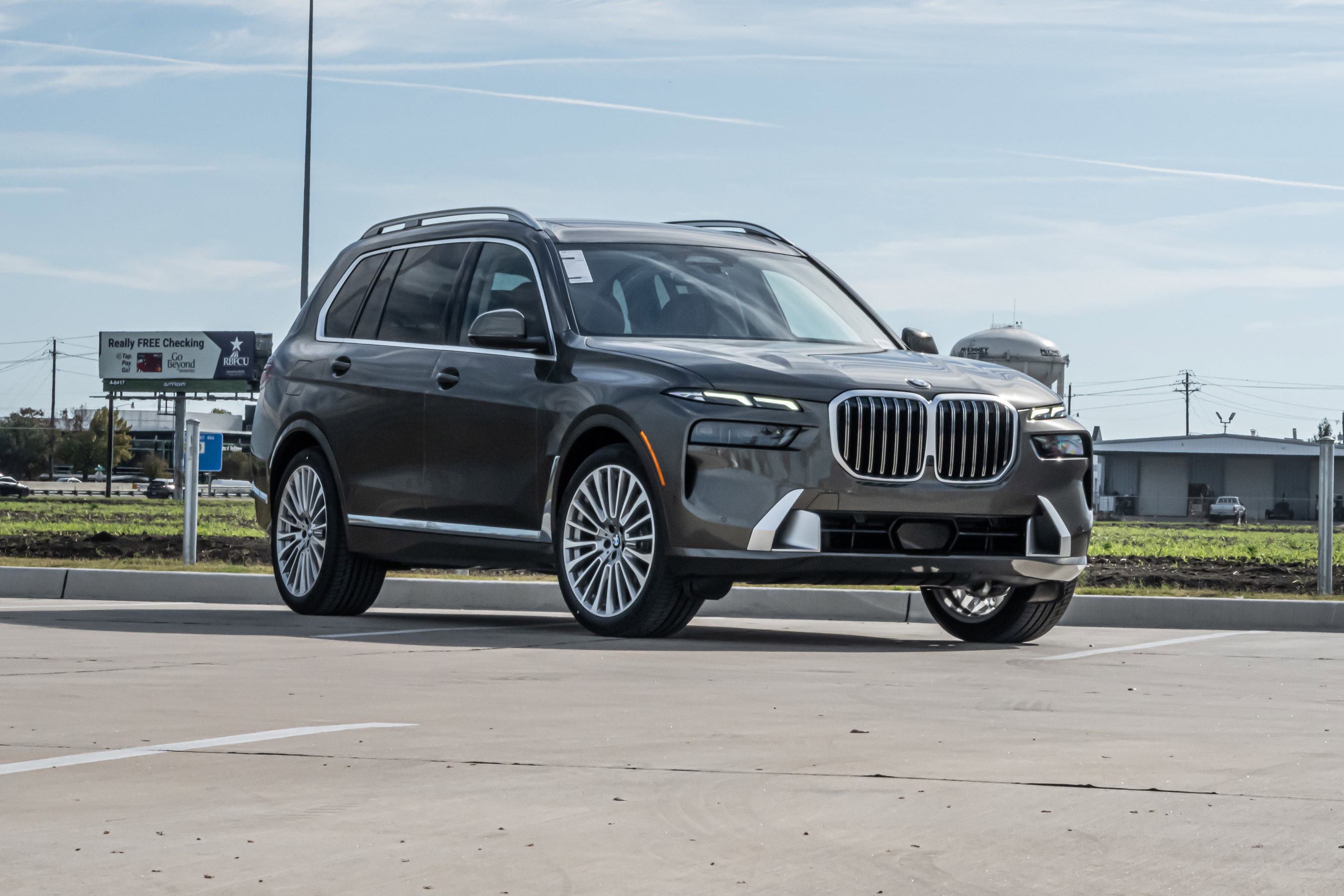 New 2026 BMW X7 xDrive40i w/ Executive Package image 2