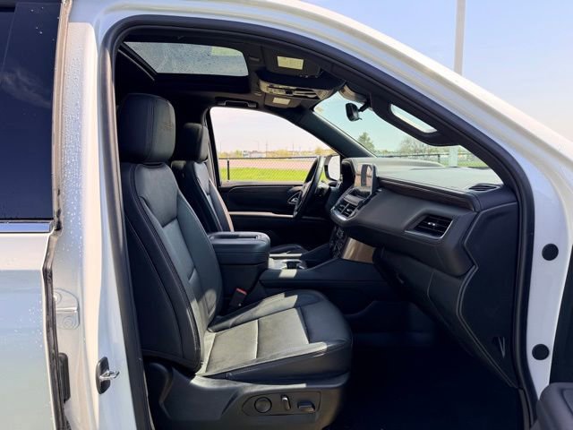 Used 2024 Chevrolet Tahoe High Country AWD/4WD image 10