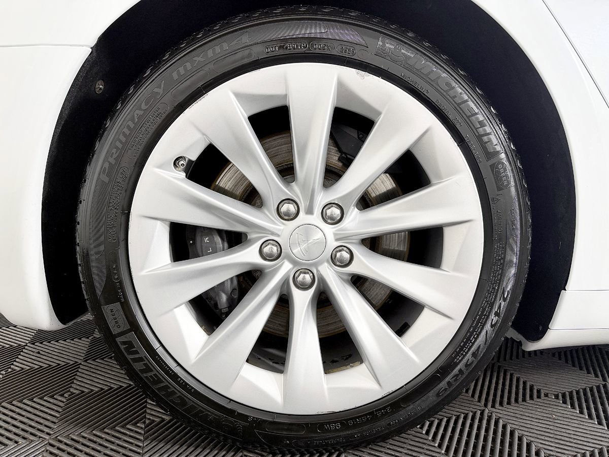 Used 2016 Tesla Model S 70D AWD/4WD image 25