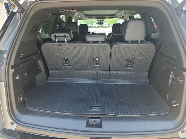 Used 2025 GMC Acadia Denali w/ Super Cruise Package FWD image 12