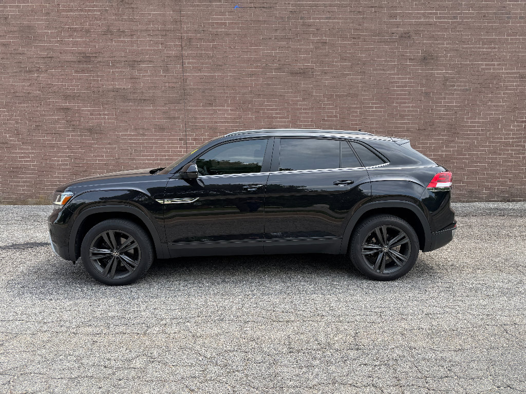 Used 2022 Volkswagen Atlas Cross Sport SE FWD image 3