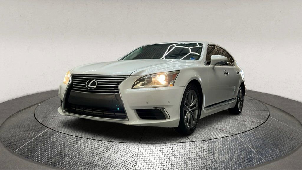 Used 2016 Lexus LS 460 w/ Comfort Package image 4