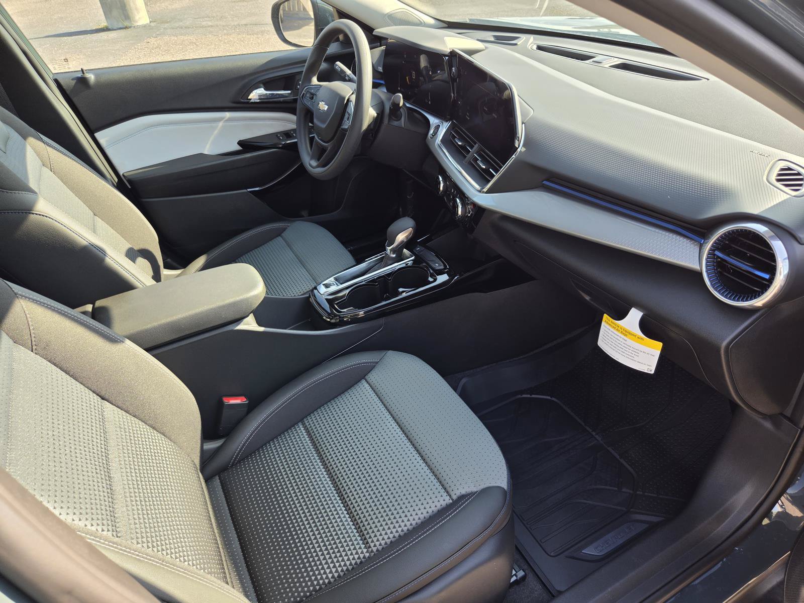 New 2026 Chevrolet Trax LT FWD image 9