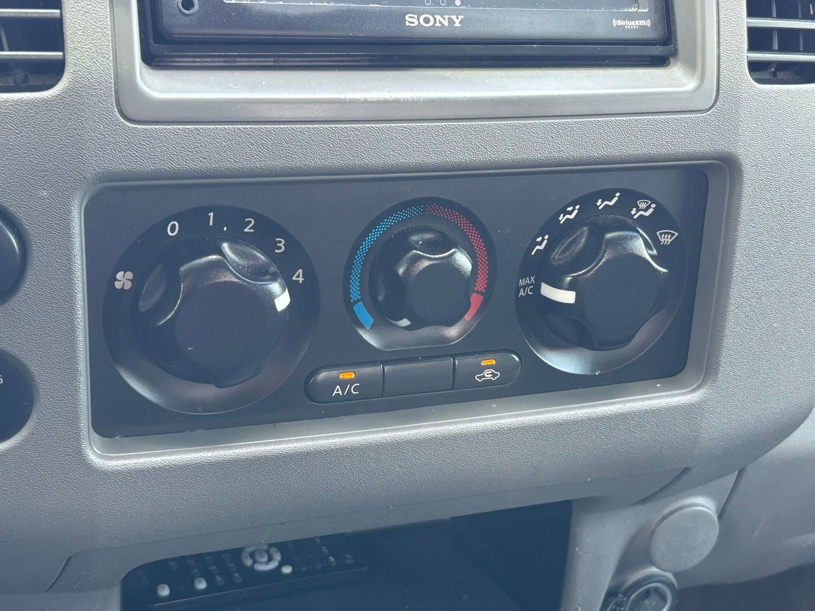 Used 2011 Nissan Frontier S w/ S Preferred Pkg RWD image 17