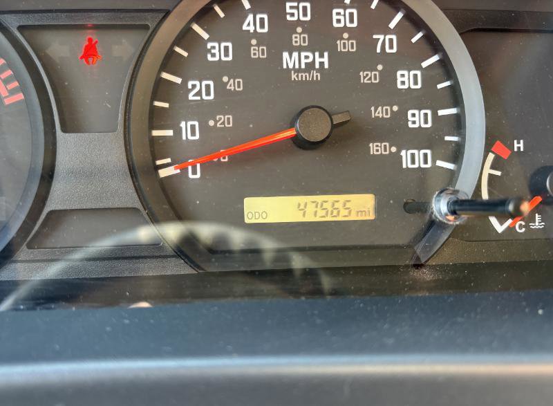 Used 2019 Isuzu NPR image 19