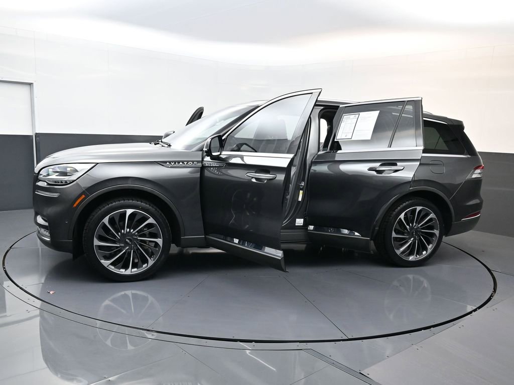 Used 2020 Lincoln Aviator Reserve w/ Equipment Group 202A image 32