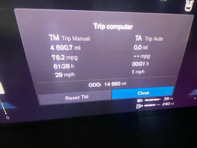 Used 2024 Volvo S60 T8 Ultimate image 17