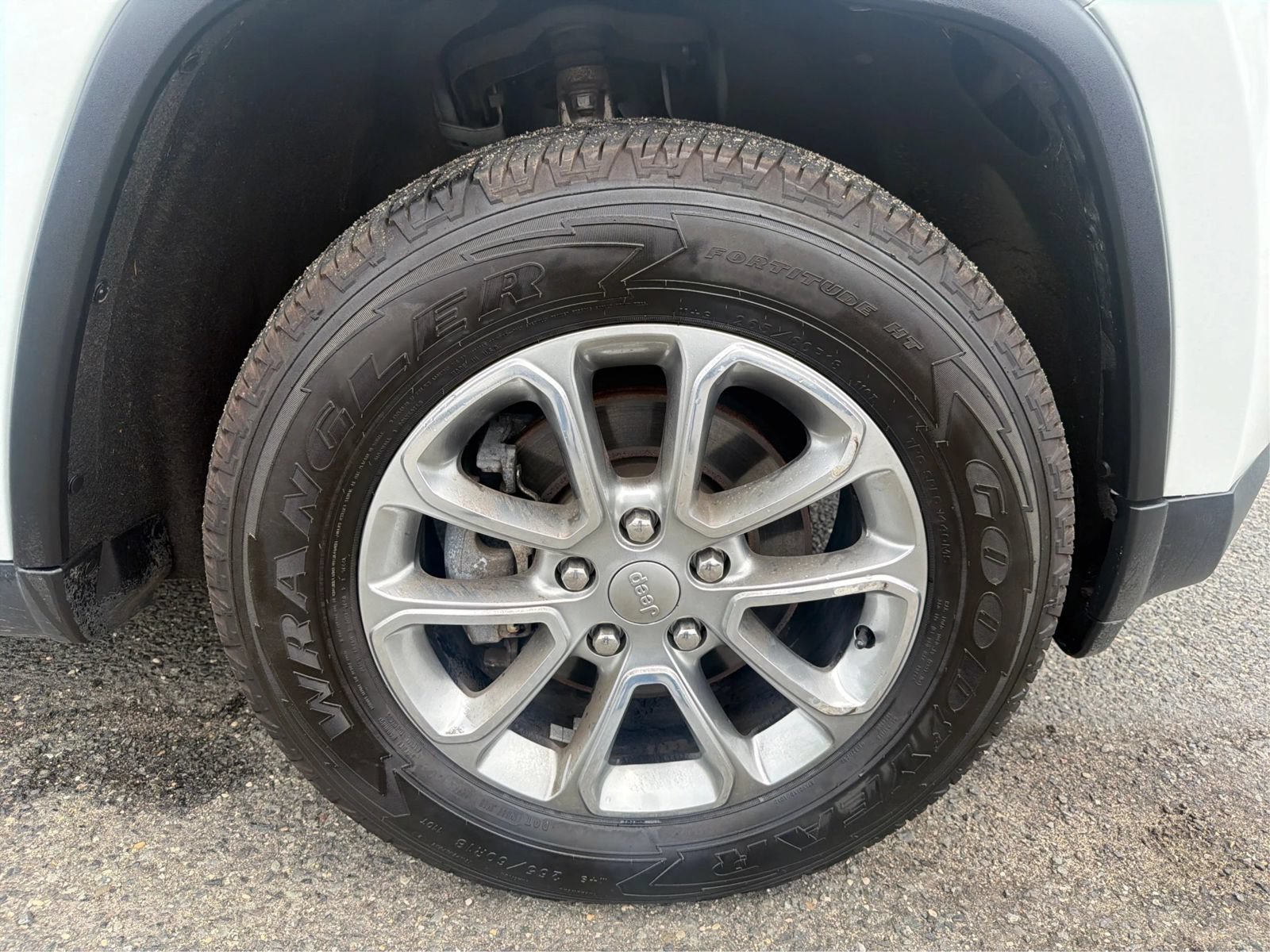 Used 2016 Jeep Grand Cherokee Limited AWD/4WD image 14