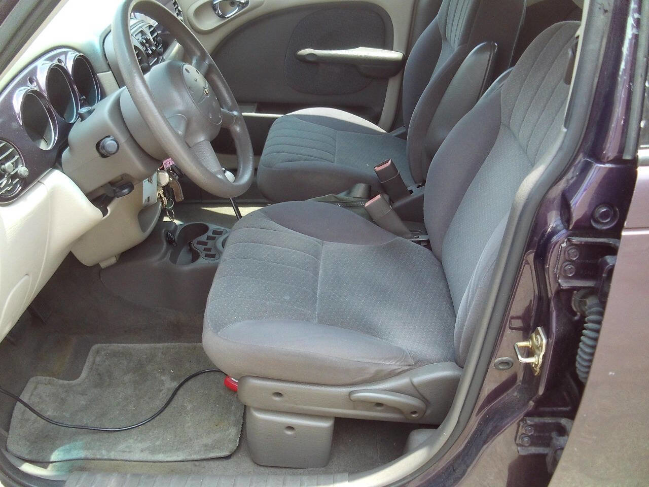 Used 2004 Chrysler PT Cruiser image 24