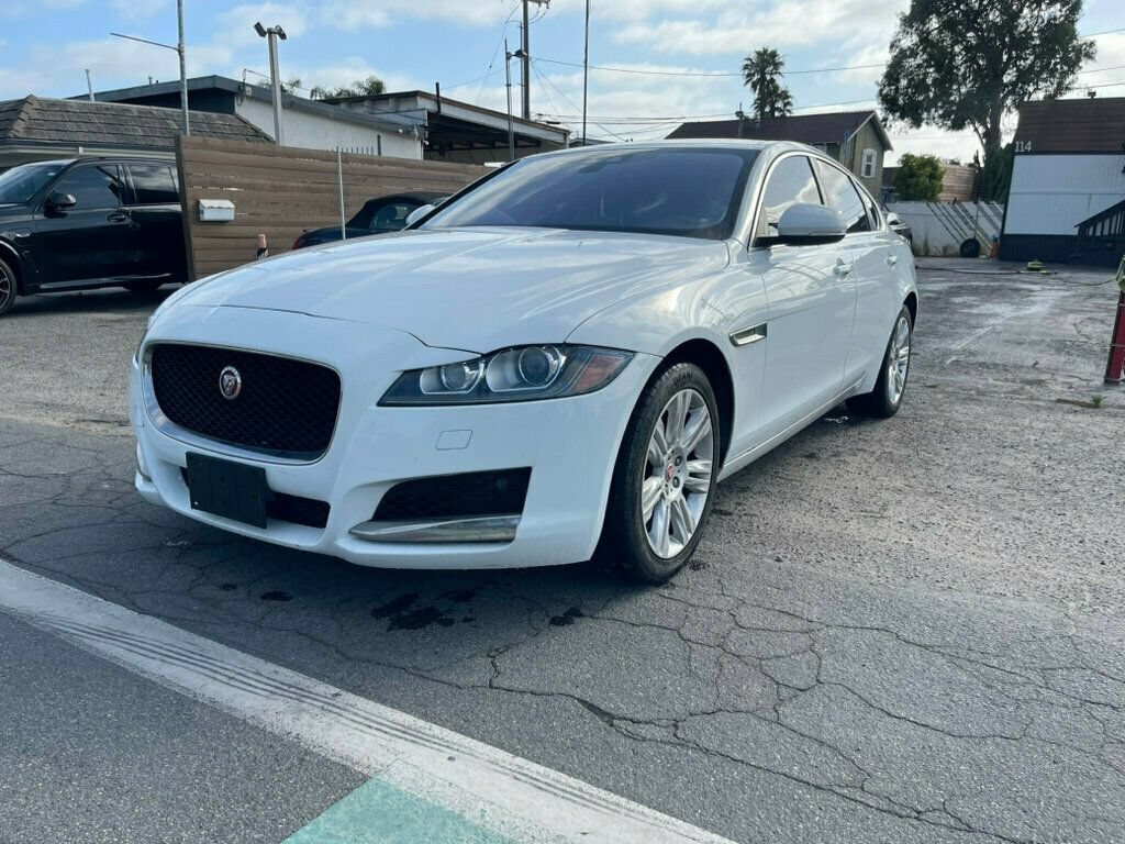 Used 2017 Jaguar XF RWD image 1