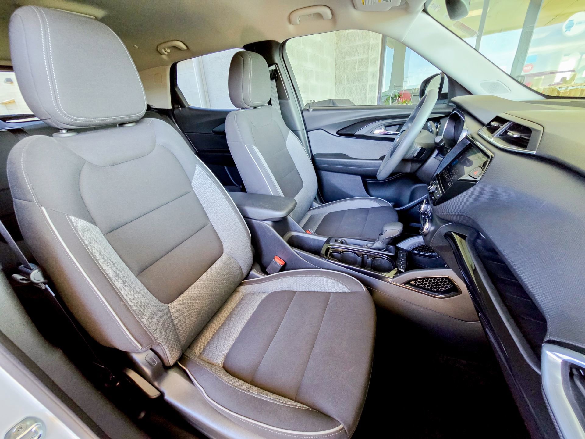 Used 2023 Chevrolet TrailBlazer LT w/ Convenience Package image 28