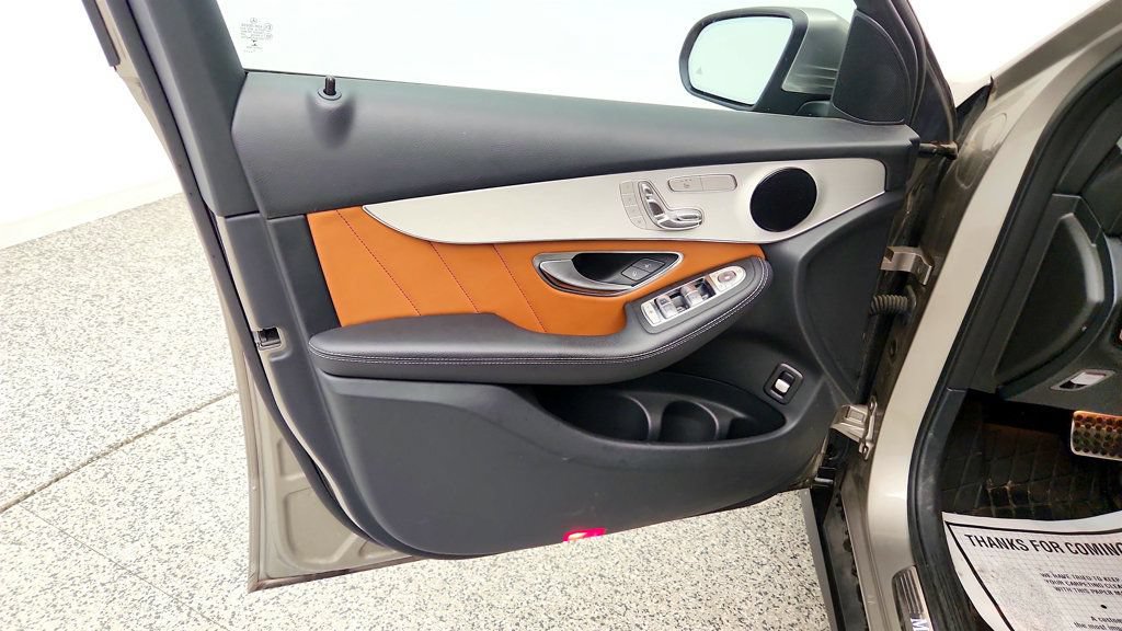Used 2022 Mercedes-Benz GLC 300 4MATIC image 10