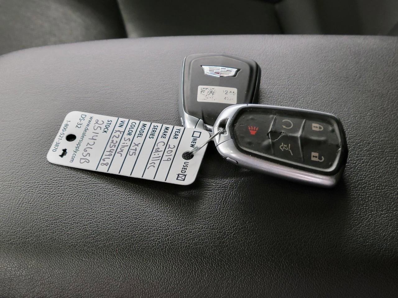 Used 2019 Cadillac XT5 Luxury w/ LPO, Black Ice Package image 28