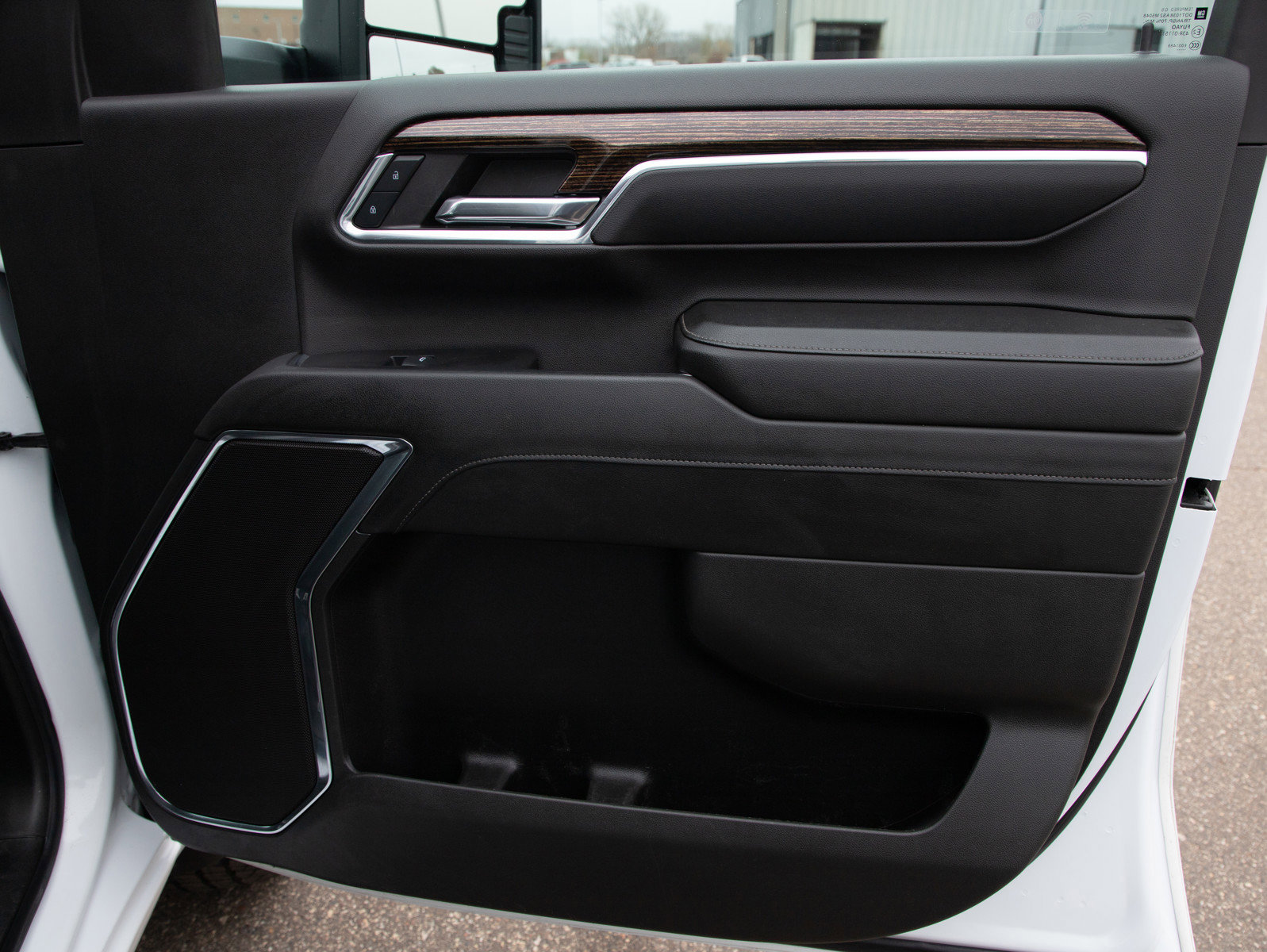 Used 2024 GMC Sierra 3500 SLE w/ SLE Value Package image 9