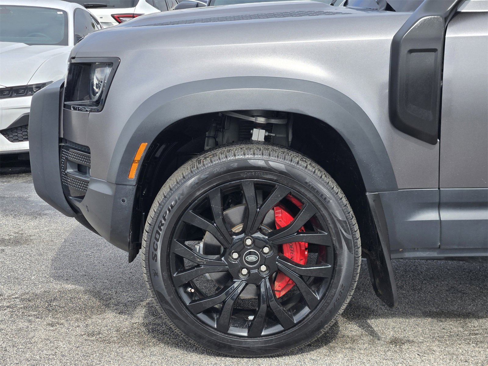 Used 2021 Land Rover Defender 90 First Edition image 8