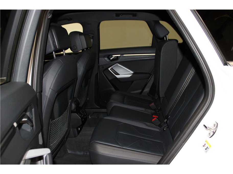 Used 2024 Audi Q3 2.0T Premium image 13