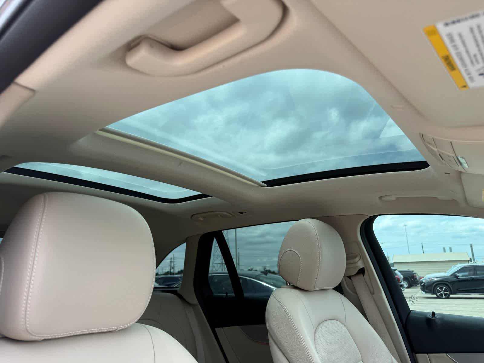 Used 2020 Mercedes-Benz GLC 300 image 23