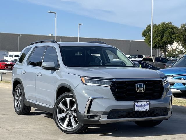 Used 2024 Honda Pilot Touring image 2