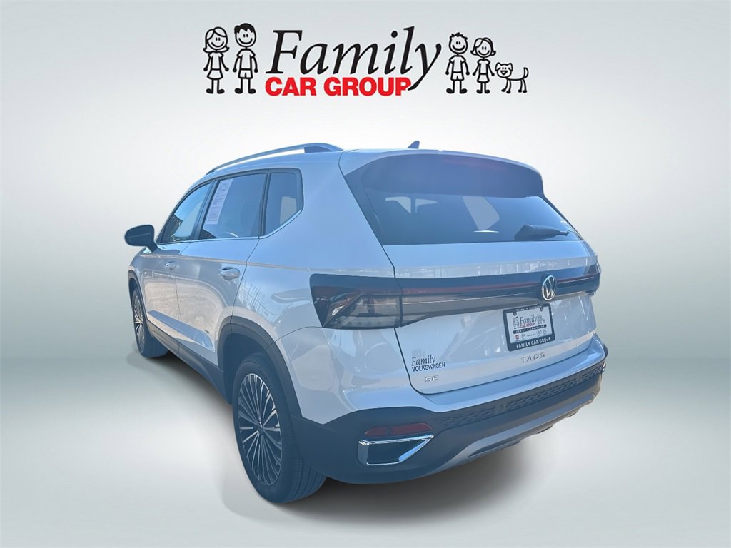 Used 2025 Volkswagen Taos SE image 4