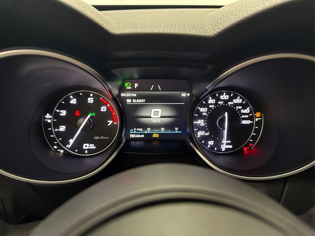 Used 2022 Alfa Romeo Stelvio Veloce AWD/4WD image 35