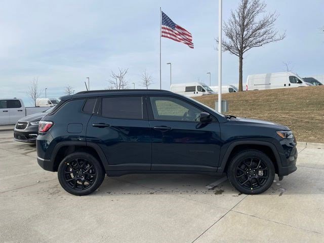 New 2026 Jeep Compass Latitude AWD/4WD image 7