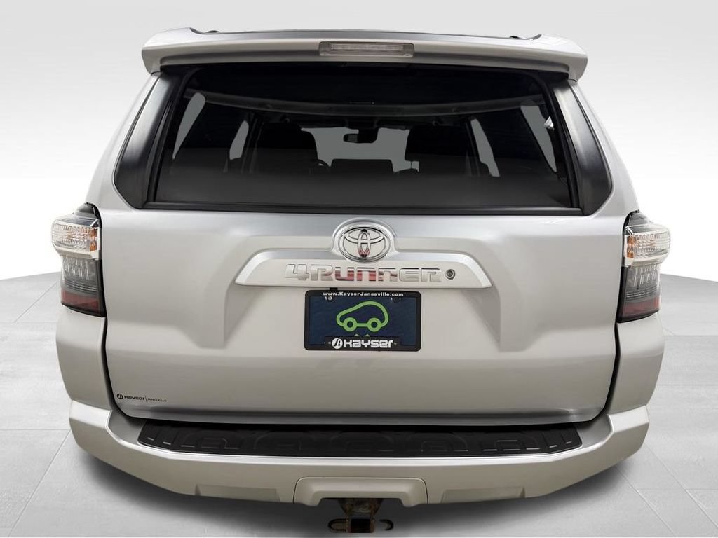 Used 2020 Toyota 4Runner SR5 AWD/4WD image 7