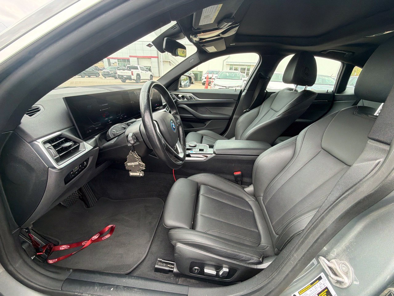 Used 2023 BMW i4 eDrive40 RWD image 5